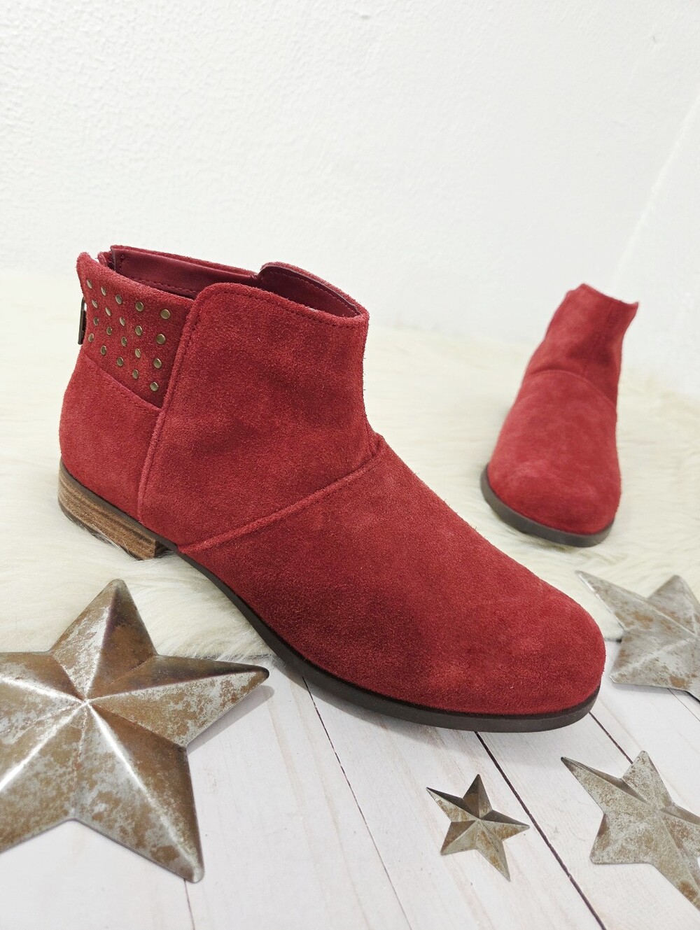 Koolaburra by UGG Suede Studded Ankle Boots Giyah Red Zip Back women's size 9